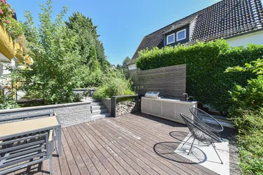 Terrasse mit Outdoorküche