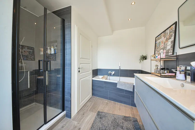 modernes Vollbad