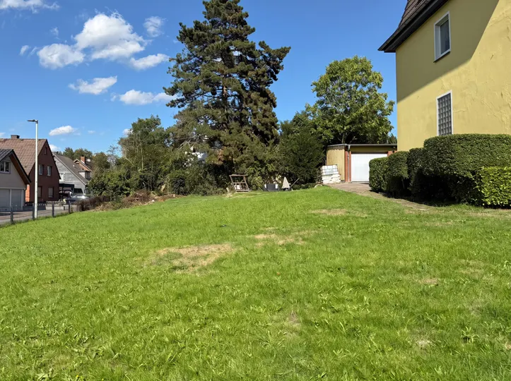 sonniges Grundstück