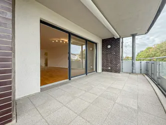 großer Balkon