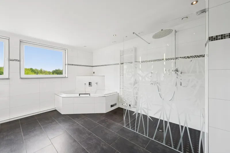 Badzimmer mit Whirwanne