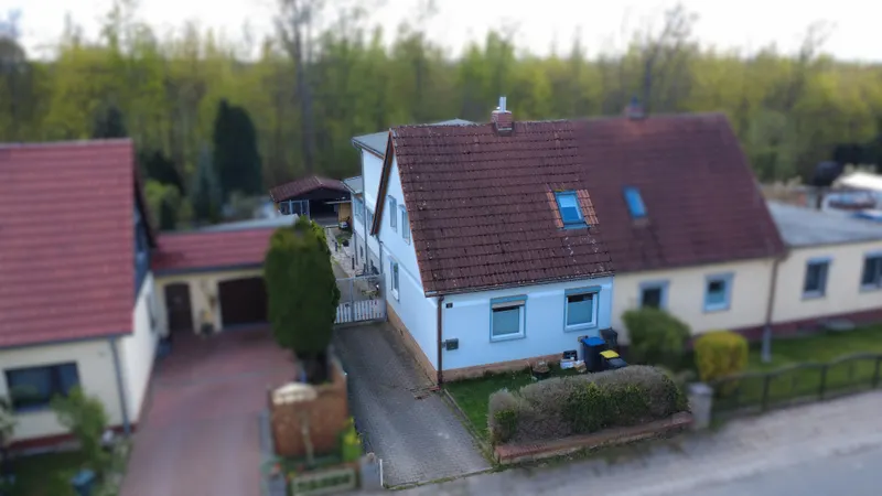 Doppelhaush&auml;lfte mit Pool und Sauna in Aschersleben