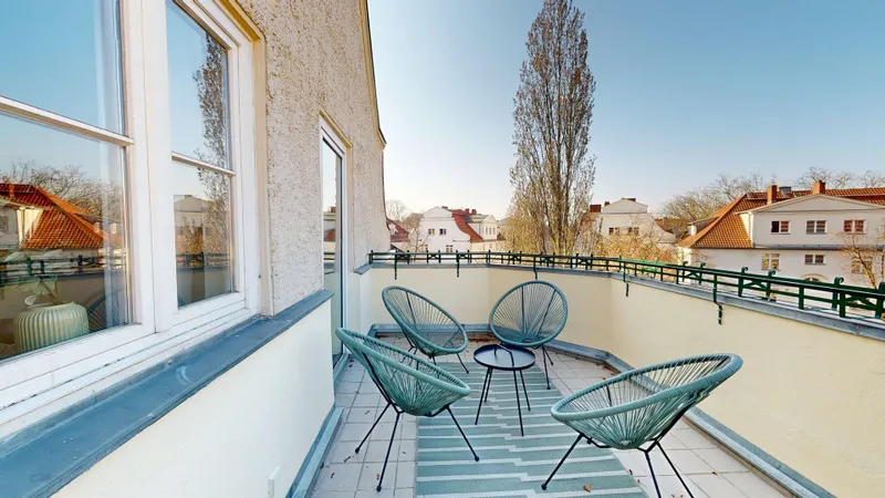 Schicke 2-Zimmer Dachgeschoss Wohnung mit gro&szlig;z&uuml;gigem West-Balkon