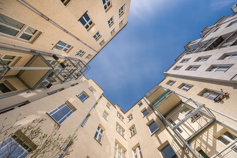 Um ruhigen Innenhof – bezugsfertige Erdgeschosswohnung im Prenzlauer Berg