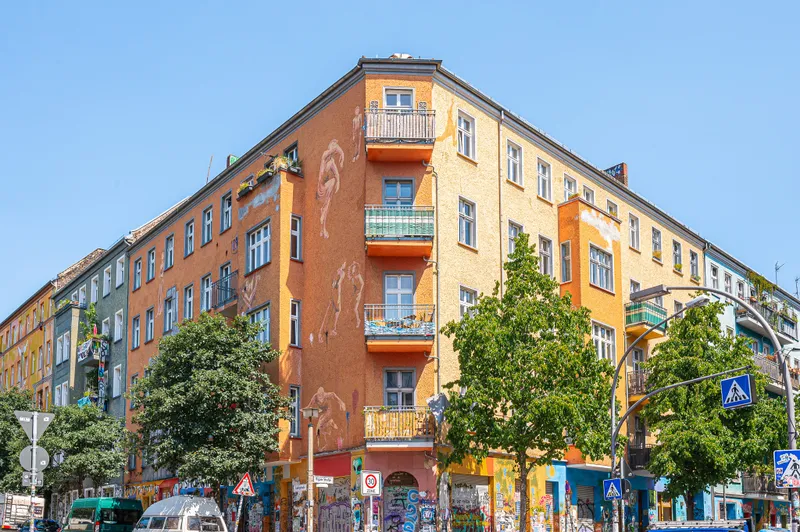 Ausbauprojekt in Friedrichshain – 282m&sup2;-Dachgeschoss-Rohling mit Baugenehmigung