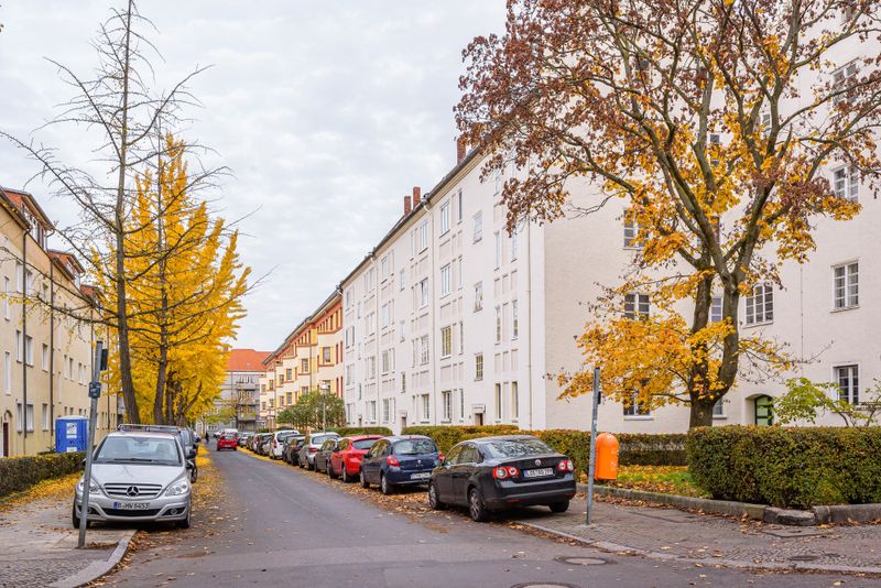 KAPITALANLAGE in Tempelhof – vermietete 3-Zimmerwohnung mit Balkon