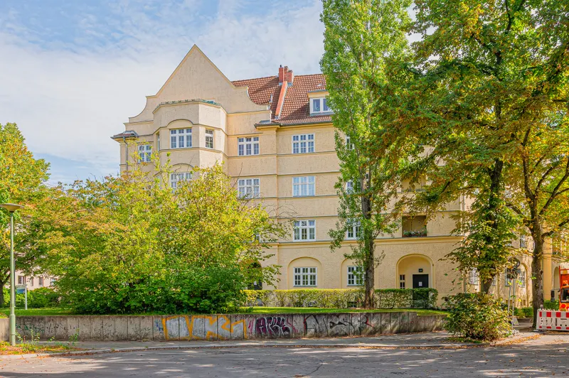 Sch&ouml;ne 1-Zimmerwohnung mit Wohnk&uuml;che – nahe Schlo&szlig;str.