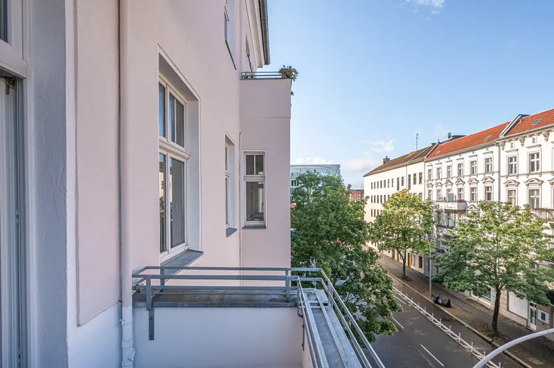 Charmante 2-Zimmer-Eigentumswohnung mit Balkon – Altbau nahe der Spree