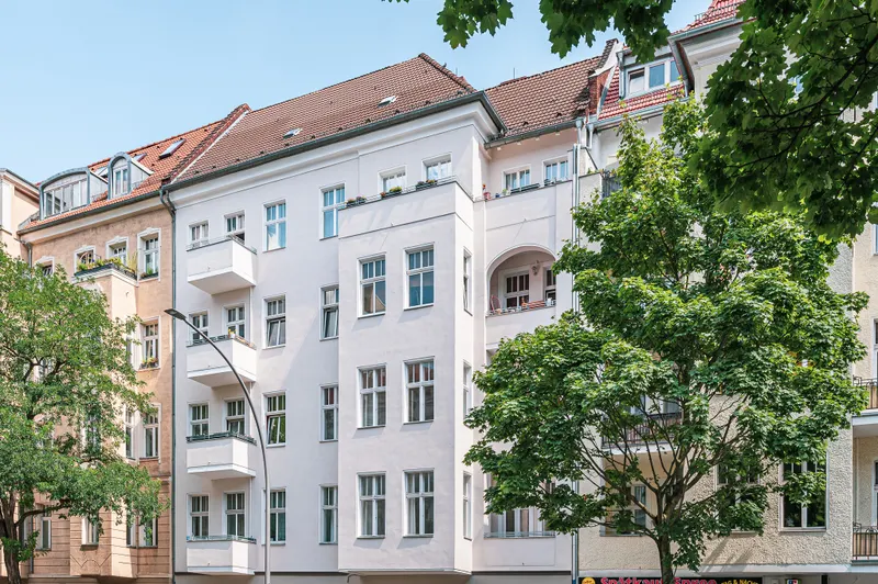 Genehmigter Dachgeschossrohling in Berlin-Moabit mit 315 m&sup2; – 3 Wohnungen realisierbar