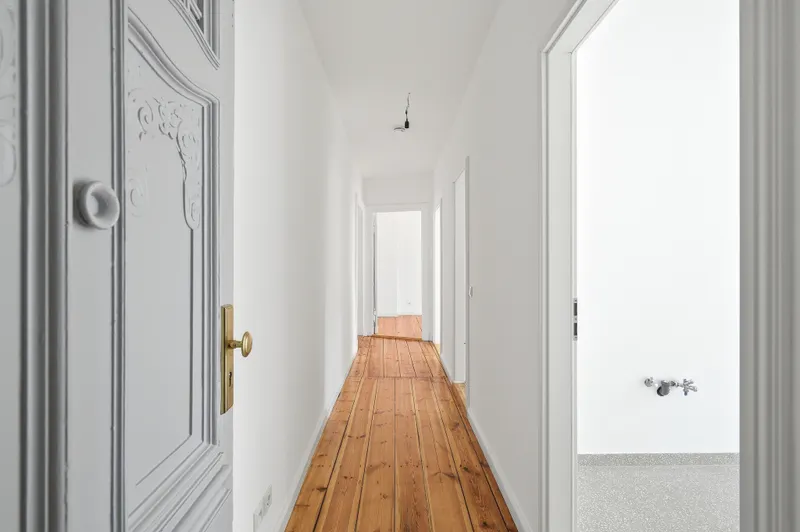 Wohnen im Prenzlauer Berg: Helle 3-Zimmer-Altbauwohnung mit Balkon