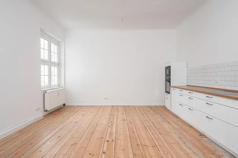 Geschichtstr&auml;chtiges Wei&szlig;ensee neu gedacht: 3-Zimmer-Altbau-Traum mit 138 m&sup2; und zwei B&auml;dern