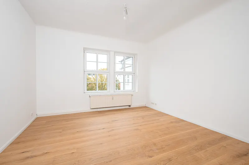 3-Zimmer-Altbau-Traum mit 138 m&sup2; und zwei B&auml;dern in historischem Ensemble in Wei&szlig;ensee