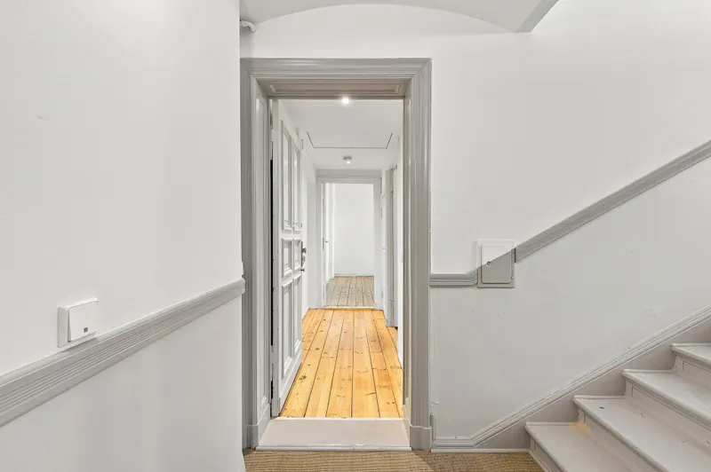 1-Zimmerwohnung im ruhigen Seitenfl&uuml;gel mit Balkon, Altbauflair und Kiezcharme