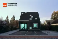Haus 1 - Schwarzes Haus zwischen Tag und Nacht