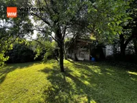 Garten mit Gartenhaus