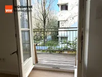 Blick vom Wohnzimmer auf den Balkon