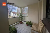 Balkon zur Straßenseite Möblierungsbeispiel