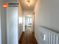Flur mit Einbauschrank