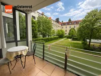 Balkon mit Blick in den Innenhof