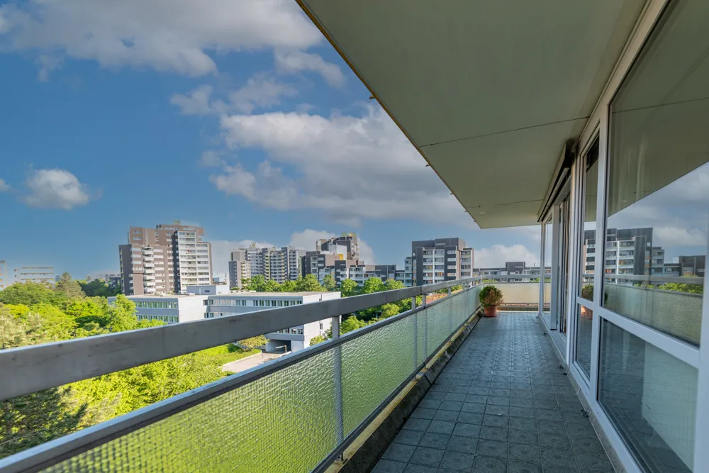 Der große Balkon