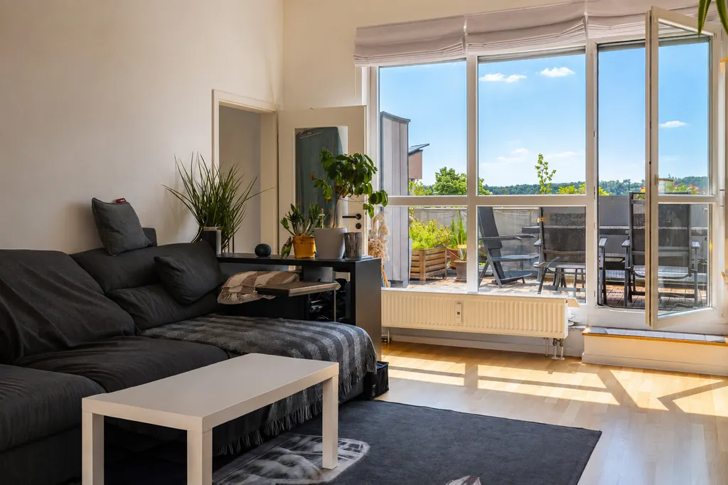 Sonne, Ruhe, Zuhause - Stilvolle Dachgeschosswohnung mit großer Südterrasse