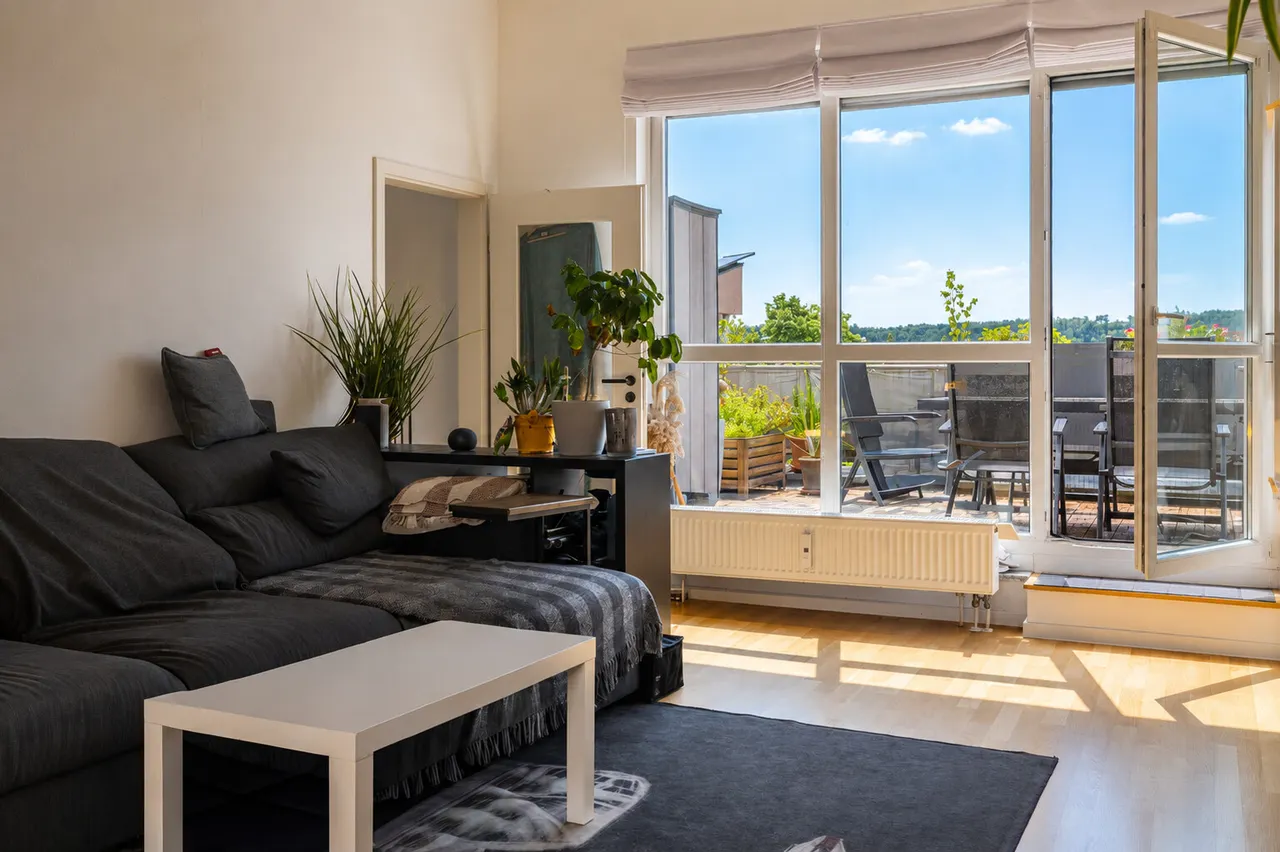 Sonne, Ruhe, Zuhause - Stilvolle Dachgeschosswohnung mit großer Südterrasse