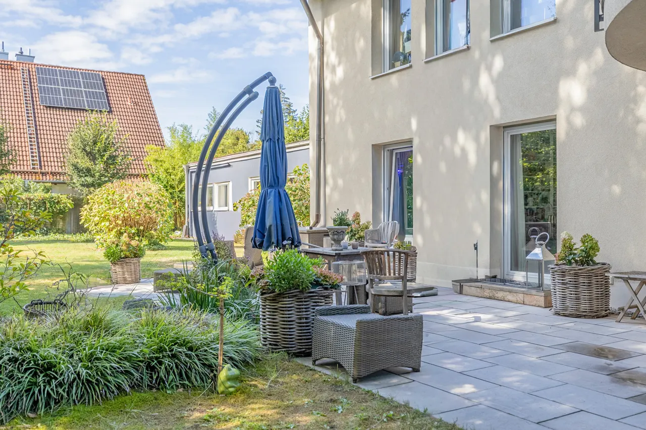 1.013 m² Grundstück mit charmantem Bestand.