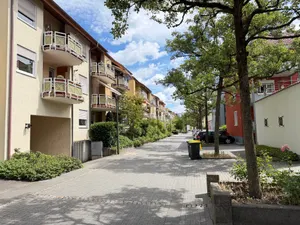 Klimatisiertes Dachstudio in zentraler Stadtrandlage von Singen