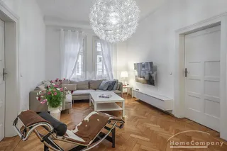 Exklusive 4-Zimmer-Altbauwohnung mit Balkon & Tiefgarage in Top-Lage