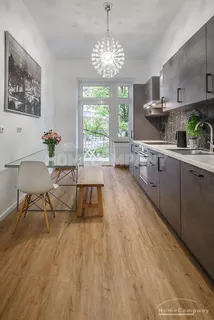 Exklusive 4-Zimmer-Altbauwohnung mit Balkon & Tiefgarage in Top-Lage