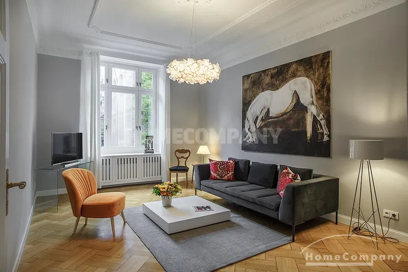 Sehr schöne helle, modern eingerichtete 3-Zimmer-Altbauwohnung nähe Glockenbach