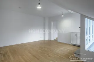 Atemberaubende 3-Zimmer-Wohnung mit Loggia in Neuhausen, teilmöbliert
