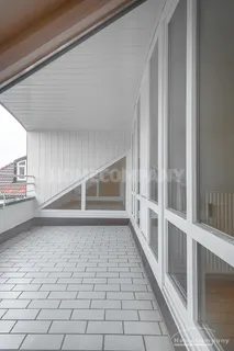Atemberaubende 3-Zimmer-Wohnung mit Loggia in Neuhausen, teilmöbliert