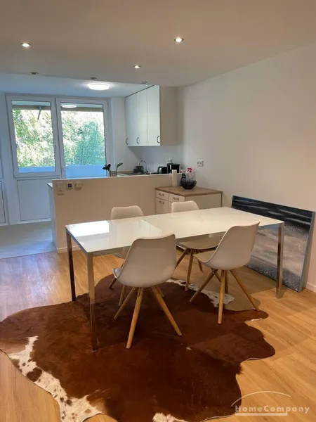 4,5-Zimmer-Wohnung mit Balkon in Oberföhring