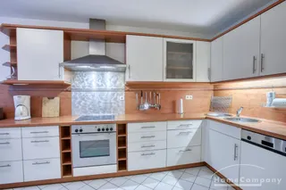 ***Schönes möbliertes 3-Zimmer-Stadthaus über 2 Ebenen mitten in München