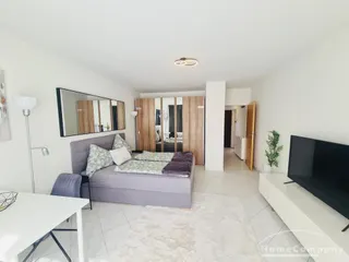 Modern möbliertes 1-Zimmer-Apartment mit großem Balkon In Laim