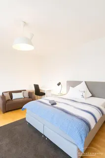 Gemütliches, voll möbliertes 2-Zimmer-Apartment mit Balkon in Sendling