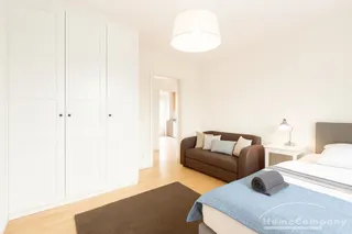 Gemütliches, voll möbliertes 2-Zimmer-Apartment mit Balkon in Sendling