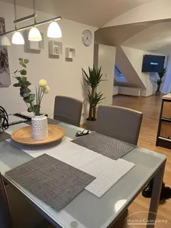 Modern möblierte 3-Zimmer-Wohnung mit Balkon in Sendling