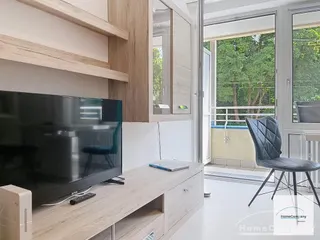 Tolles, neu renoviertes und möbliertes Apartment mit Balkon in Bestlage Bogenhausen