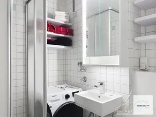 Tolles, neu renoviertes und möbliertes Apartment mit Balkon in Bestlage Bogenhausen