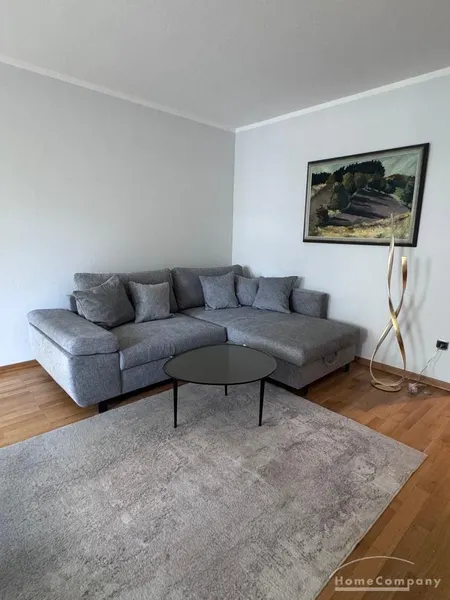 Gepflegte möblierte 3-Zimmer-Wohnung mit großem Balkon in ausgezeichneter Lage in Haidhausen