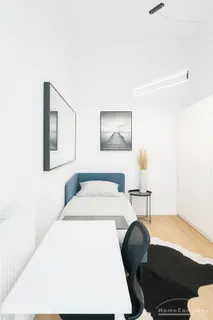 Modern ausgestattete 8 Zimmer-Wohnung in Neuhausen