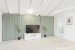 Voll möblierte Wohnung mit 5 Schlafzimmern, Balkon und Parkplatz in Höhenkirchen-Siegertsbrunn - ideal für WGs oder Familie