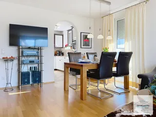 Exklusiv möblierte 4-Zimmer-Wohnung mit Süd-West-Balkon im Herzen von Garching