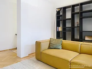 Luxus in Bestlage: Hochwertige 4,5-Zimmer-Wohnung mit Balkon am Weißenburger Platz