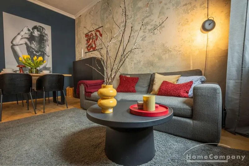 Stilvoll möblierte 2-Zimmer-Altbauwohnung im Münchner Westend