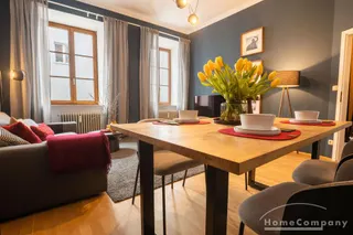 Stilvoll möblierte 2-Zimmer-Altbauwohnung im Münchner Westend