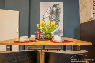 Stilvoll möblierte 2-Zimmer-Altbauwohnung im Münchner Westend