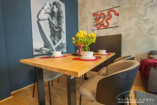 Stilvoll möblierte 2-Zimmer-Altbauwohnung im Münchner Westend